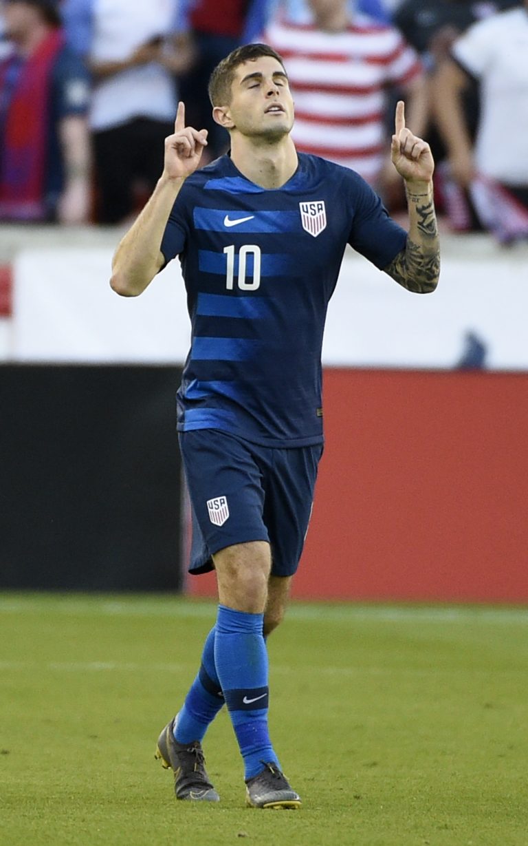 AP Photo,Christian Pulisic, volante de la selección estadounidense, festeja tras anotar en un partido amistoso ante Chile, el martes 26 de marzo de 2019, en Houston (AP Foto/Eric Christian Smith)