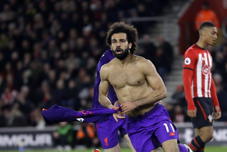 AP Photo,El jugador del Liverpool, Mohamed Salah, celebra tras anotar el segundo gol de su equipo durante el partido de la Liga Premier inglesa contra el Southampton, el viernes 5 de abril de 2019, en Southampton, Inglaterra. (AP Foto/Kirsty Wigglesworth)