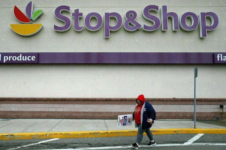 Trabajadores de Stop & Shop logran acuerdo tentativo