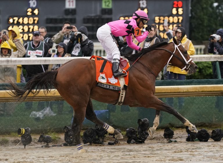 Jockey panameño de Maximum Security, suspendido 15 días