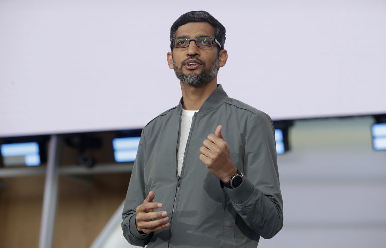 AP Photo, Sundar Pichai,El director general de Google, Sundar Pichai, habla durante una charla en la conferencia I/O de la compañía en Mountain View, California, el martes 7 de mayo de 2019. (AP Foto/Jeff Chiu)