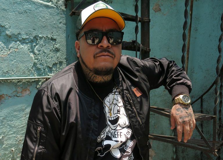 AP Photo,El rapero mexicano Muelas de Gallo, del dúo de hip hop La Banda Bastön, posa en la Ciudad de México el 14 de mayo del 2019. La Banda Bastön presentará las canciones de su álbum 