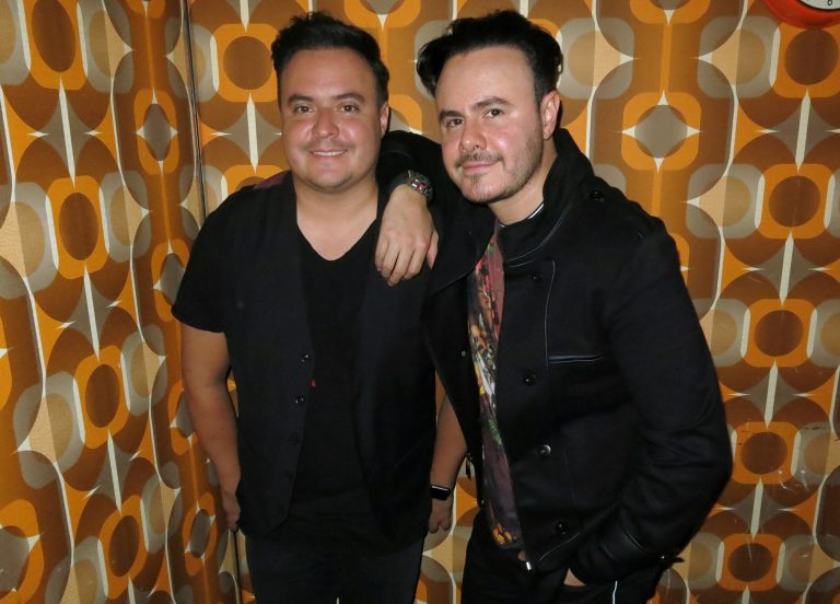 AP Photo,En esta fotografía del 11 de junio de 2019, Raúl Roma, izquierda, y José Luis Roma, del dúo mexicano Río Roma, posan para un retrato en la Ciudad de México. Los hermanos sumaron fuerza con la cantante mexicana Yuridia para lanzar su sencillo 