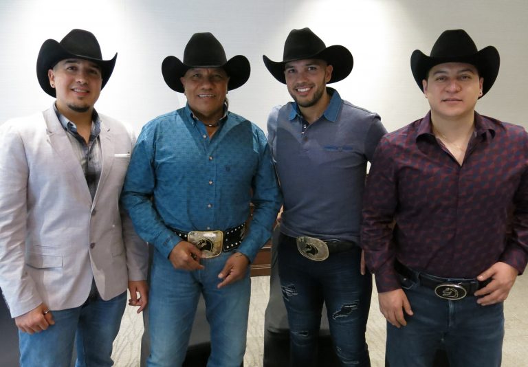 AP Photo, José Adán Esparza, Guadalupe Esparza, René Esparza, Javier Cantú,En esta fotografía del 2 de abril de 2019 los integrantes de la banda norteña mexicana Bronco José Adán Esparza, de izquierda a derecha, Guadalupe Esparza, René Esparza y Javier Cantú, posan durante una entrevista en la Ciudad de México. Bronco presentará las canciones de su nuevo álbum 