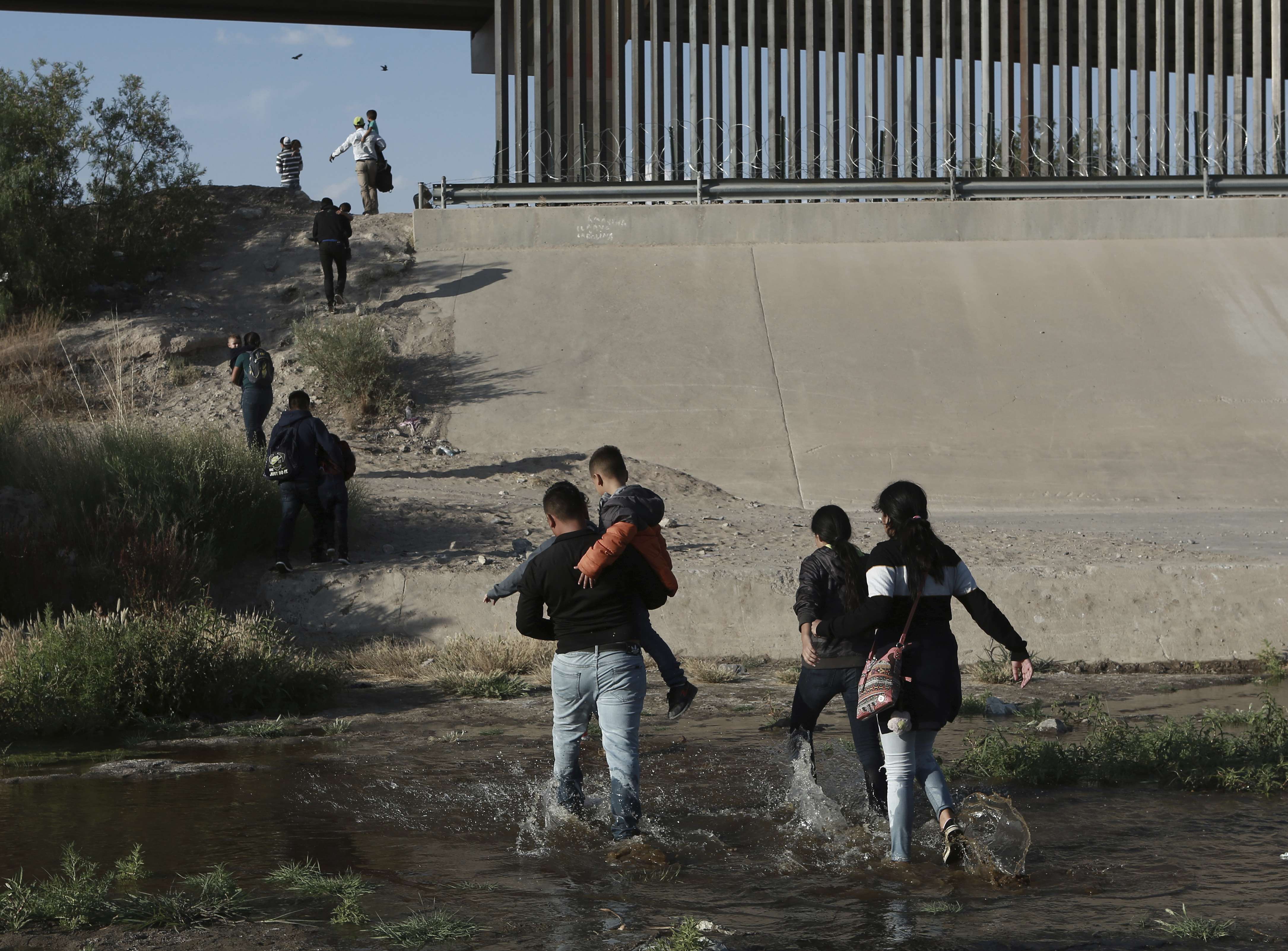Récord de migrantes detenidos en frontera EEUUMéxico