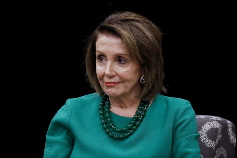 AP Photo, Nancy Pelosi,La presidenta de la Cámara de Representantes de EEUU Nancy Pelosi durante una presentación en el Delaware County Community College de Media, Pensilvania, el 24 de mayo del 2019. Un video adulterado de Pelosi no fue retirado por Facebook y generó fuertes críticas a la red social. (AP Photo/Matt Slocum, File)
