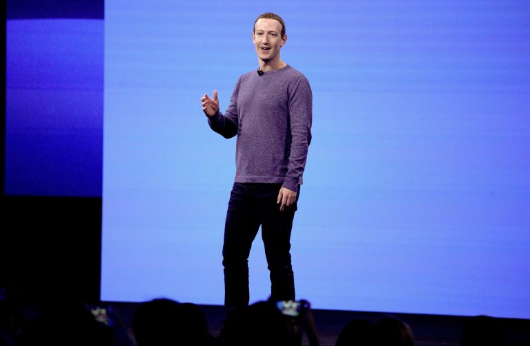 AP Photo,ARCHIVO - Esta foto de archivo del 30 de abril del 2019 muestra al director general de Facebook Mark Zuckerberg durante una conferencia de programadores de Facebook en San Jose, California. (AP Foto/Tony Avelar, Archivo)