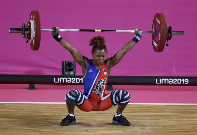 AP Photo, Beatriz Piron,Beatriz Pirón, de República Dominicana, realiza un levantamiento en las pesas de los Juegos Panamericanos, el sábado 27 de julio de 2019  (AP Foto/Fernando Vergara)