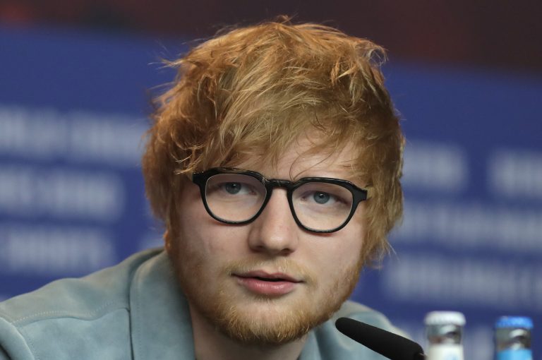 AP Photo,En esta foto del 23 de febrero del 2018, el cantautor británico Ed Sheeran habla en una conferencia de prensa sobre la película 