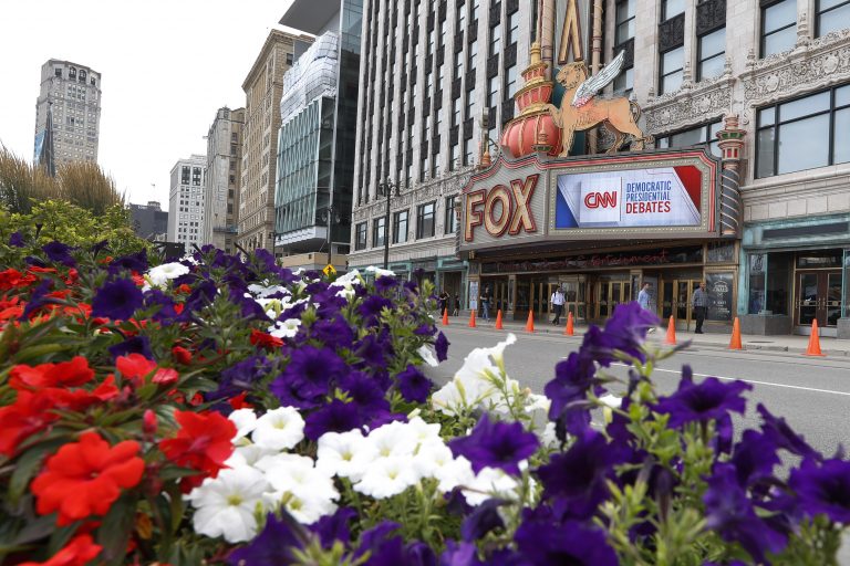 AP Photo,Vista del teatro en Detroit donde tendrán lugar los debates de los aspirantes a la candidatura presidencial demócrata, en Detroit, el 30 y el 31 de julio del 2019. (AP Photo/Paul Sancya)