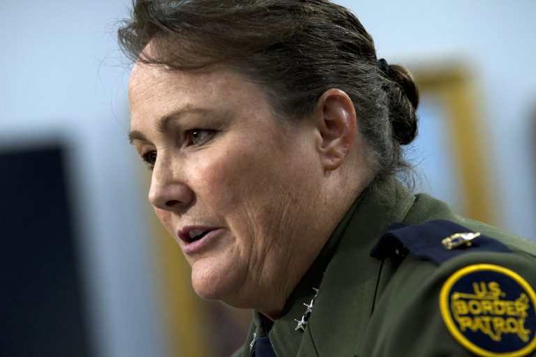 AP Photo,La jefa de la Patrulla Fronteriza de Estados Unidos, Carla Provost, testifica ante una subcomisión de Asignaciones Presupuestarias de la Cámara de Representantes en Washington, el miércoles 24 de julio de 2019. (AP Foto/Jose Luis Magana)