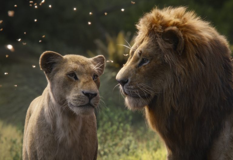 AP Photo,Nala, con la voz de Beyoncé Knowles-Carter, a la izquierda, y Simba, con la voz de Donald Glover, en una escena de 