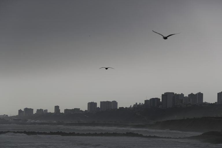 AP Photo,La foto muestra la costa de Lima, el jueves 25 de julio de 2019, un día antes de la inauguración de los Juegos Panamericanos (AP Foto/Rebecca Blackwell)