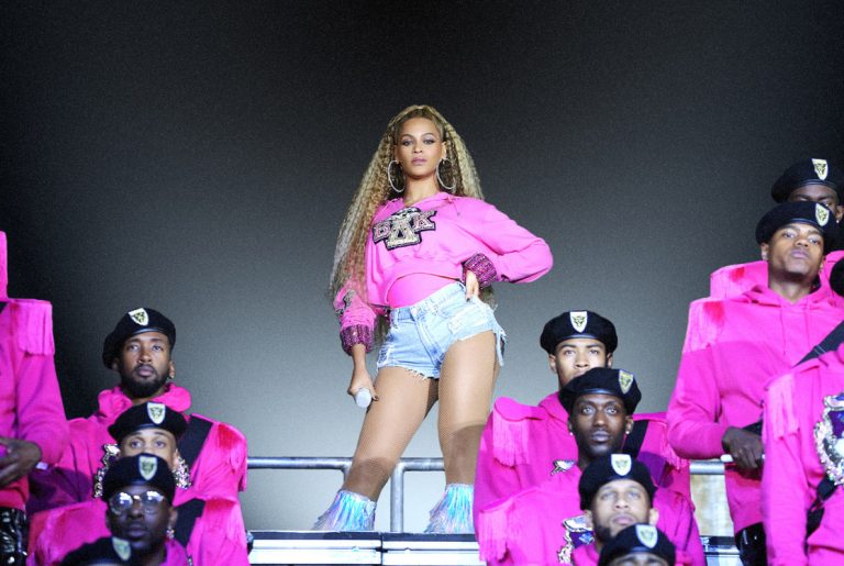 AP Photo,En esta imagen difundida por Netflix, Beyonce en una escena de 