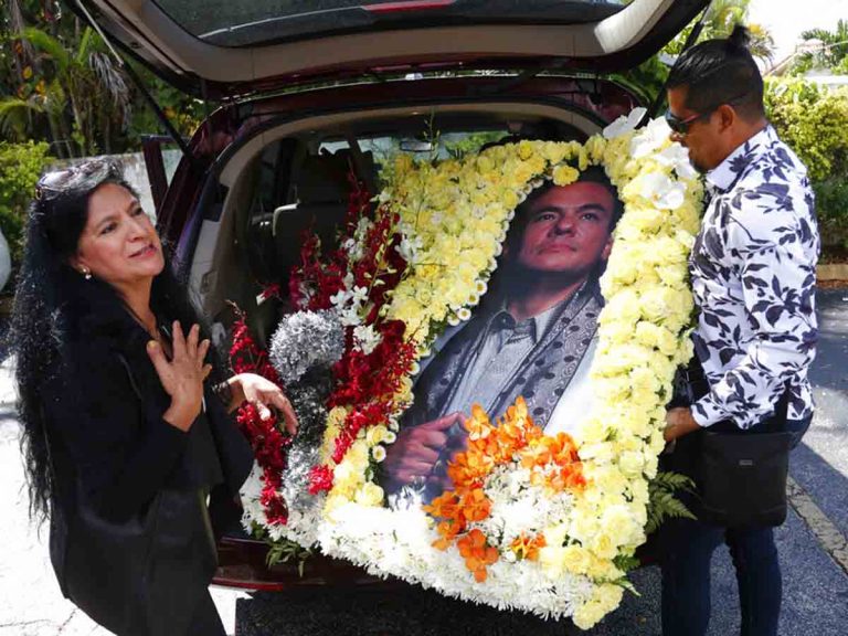 Angela Paise,Luis Brito