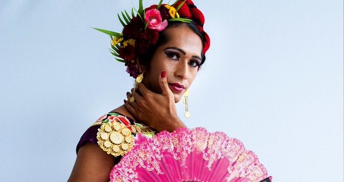 Muxe protagoniza portada de Vogue México y Latinoamérica