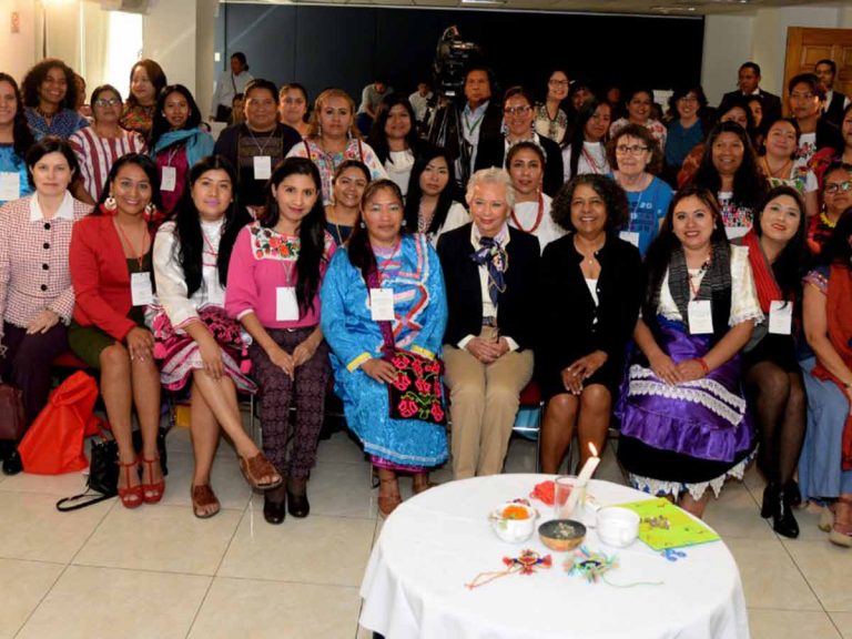 SEGOB y mujeres indígenas