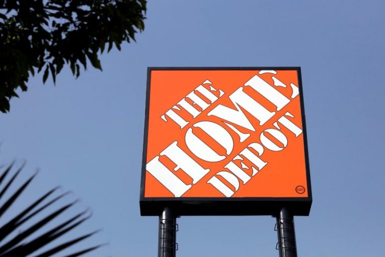 LYNXMPEG0E1U3.jpg,El logo de la cadena estadounidense de mejoras para el hogar Home Depot en Ciudad de México. 15 de enero de 2020.  REUTERS/Luis Cortés; Crédito: Luis Cortes, Reuters