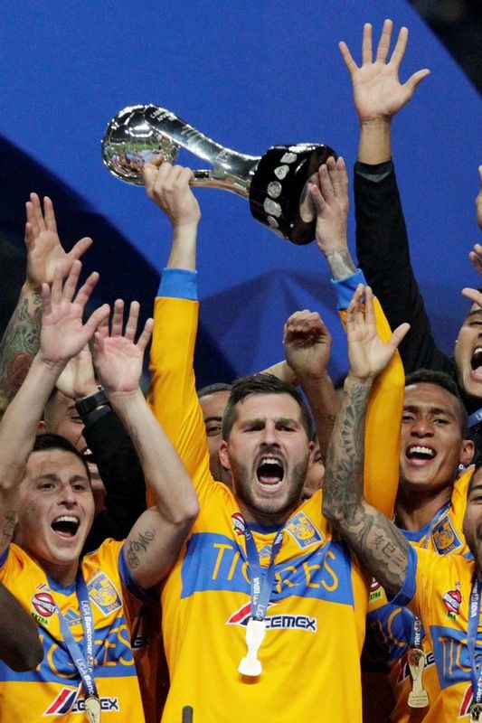 LYNXMPEG0E1V2.jpg,Foto de archivo de André-Pierre Gignac alzando el trofeo de campeón con Tigres en el torneo Apertura 2017. Estadio BBVA, Monterrey, México. 10 de diciembre de 2017.
REUTERS/Daniel Becerril; Crédito: Array, Reuters