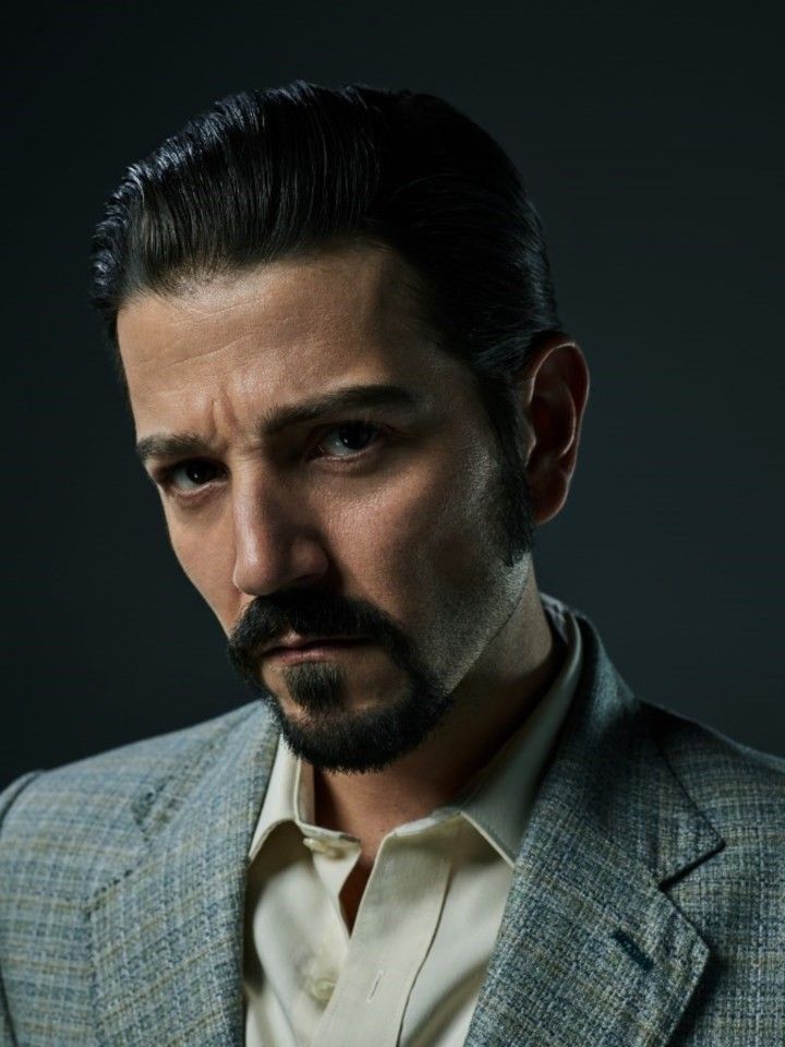 18a narcos diego luna 04