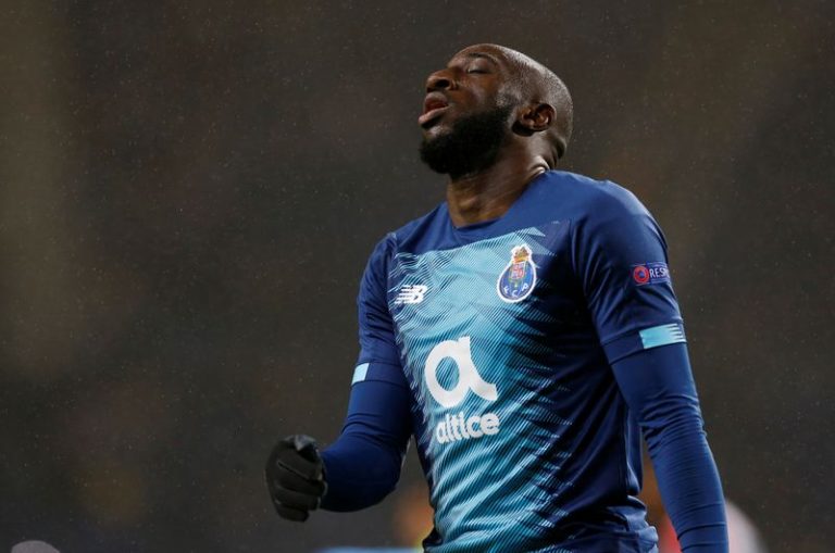 LYNXMPEG1G0Z6.jpg,Foto de archivo. El jugador del Porto Moussa Marega gesticula durante un partido de la Liga Europea frente al  Feyenoord en el Estadio do Dragao, Porto, Portugal. 12 de diciembre de  2019.  REUTERS/Rafael Marchante; Crédito: RAFAEL MARCHANTE, Reuters