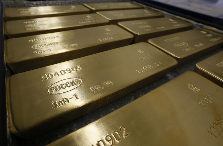 LYNXMPEG1H0OG-1.jpg,Imagen de archivo de lingotes de oro con una pureza del 99,99% en la planta de metales no ferrosos de Krastsvetmet en la ciudad de Krasnoyarsk, Siberia, Rusia. 22 septiembre 2017. REUTERS/Ilya Naymushin; Crédito: Ilya Naymushin, Reuters