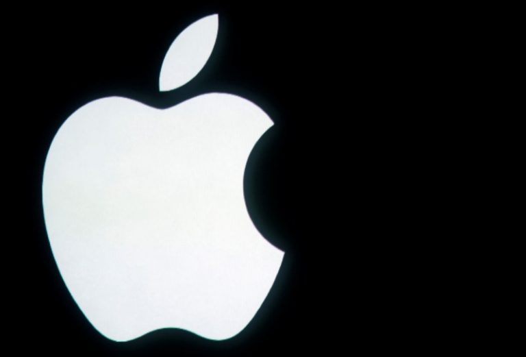 LYNXMPEG1H0RA.jpg,Foto de archivo del logo de Apple en un evento en las oficinas de la compañía en Cupertino, California. 
Oct 4, 2011.  REUTERS/Robert Galbraith; Crédito: Robert Galbraith, Reuters