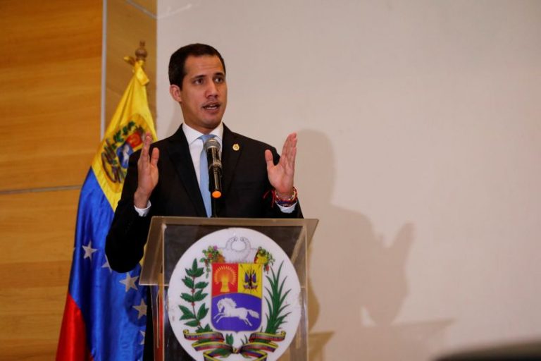 LYNXMPEG1J1H9.jpg,El líder de la oposición venezolana Juan Guaidó, reconocido por muchas naciones como gobernante interino legítimo, habla en una conferencia de prensa en Caracas, Venezuela, 15 de febrero de 2020. REUTERS/Leonardo Fernandez Viloria; Crédito: STRINGER, Reuters