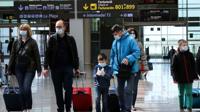 protocolos-contra-coronavirus-en-aeropuertos.jpg_983236913