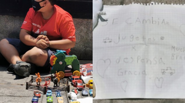 ahora-en-cdmx-otro-nino-ofrece-sus-juguetes-a-cambio-de-despensa