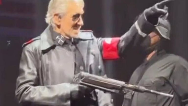 Roger Waters generó controversia durante su actuación en Berlín