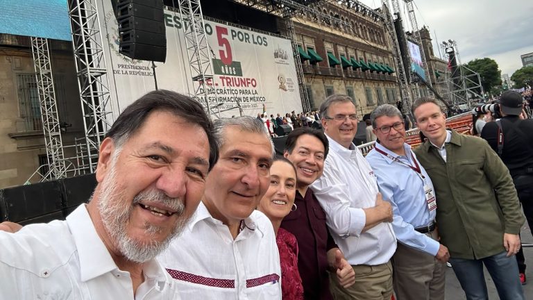 corcholatas silenciosas en el AMLOfest