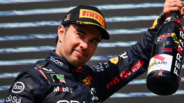 Lewis Hamilton intriga contra Checo